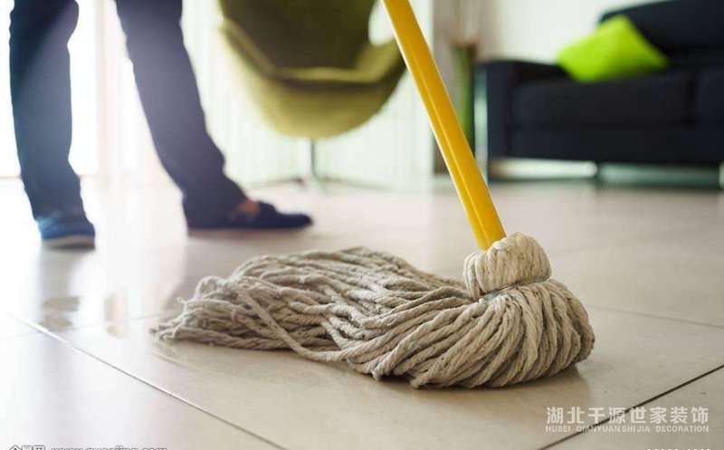 二，污垢處理小妙招：牙膏清潔