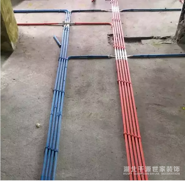 穿線過多：規(guī)范要求一根PVC管內(nèi)穿線最多不能超過3根。