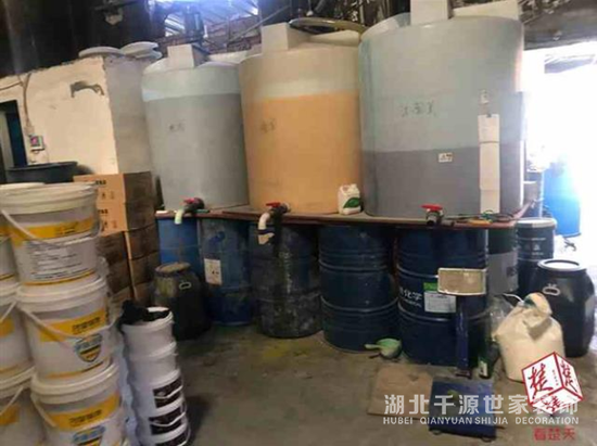 【福州裝修新聞】湖北云夢(mèng)破獲最大涂料制假案 山寨裝修材料被查獲