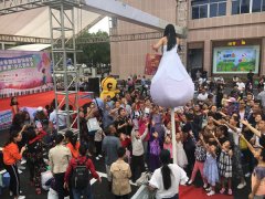 【宜昌裝修新聞】宜昌新國貿(mào)國慶客流量逾80萬人次 實(shí)現(xiàn)銷售超1.8億