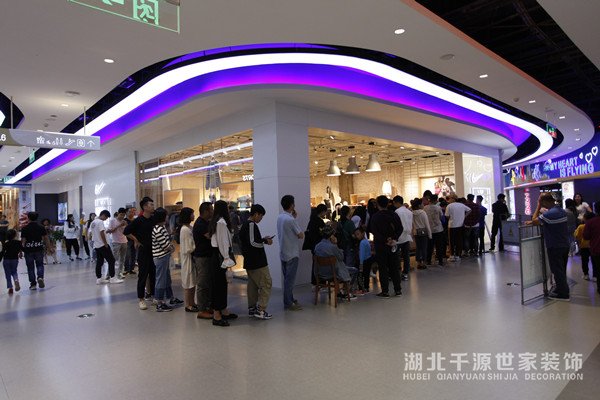 宜昌新國貿(mào)國慶客流量逾80萬人次 實(shí)現(xiàn)銷售超1.8億