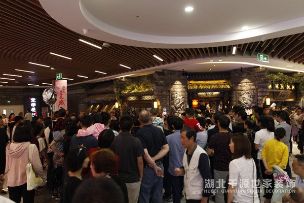宜昌新國貿(mào)國慶客流量逾80萬人次 實(shí)現(xiàn)銷售超1.8億