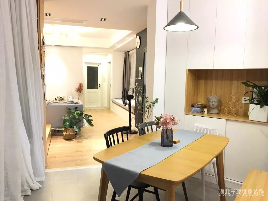 小戶型餐廳一定要做餐邊柜！
