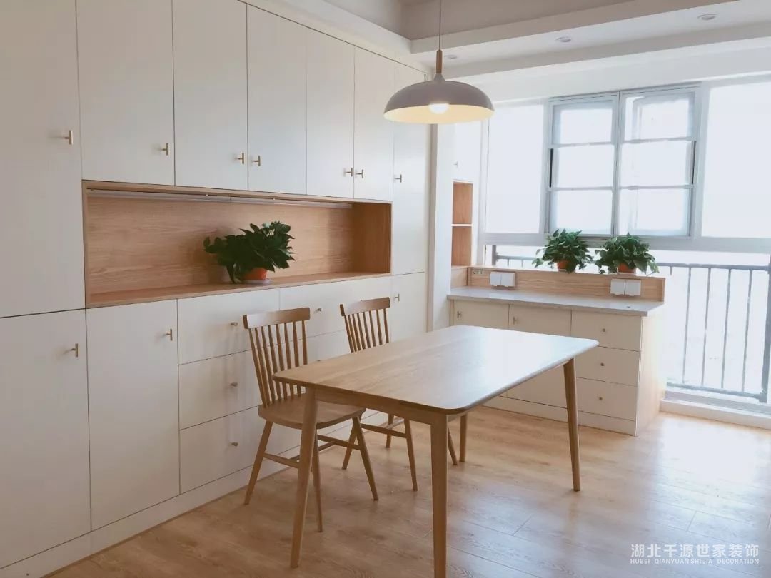 小戶型餐廳一定要做餐邊柜！